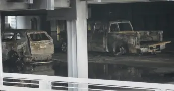 Incendio en estacionamiento de Nashville causa evacuaciones