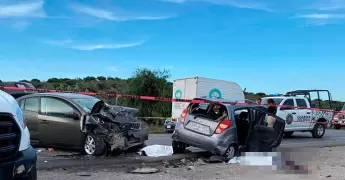 Dos muertos y 4 heridos, deja un accidente