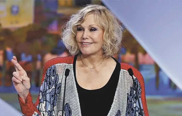 KIM NOVAK, ´LEÓN DE ORO´ A LA CARRERA EN VENECIA