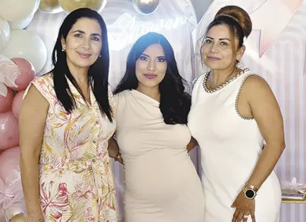 ¡ES NIÑA! ESPERA ILUSIONADA A SU BEBÉ
