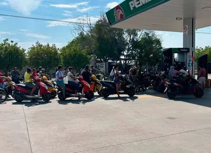 Impone CMNG cobro de piso a gasolineras