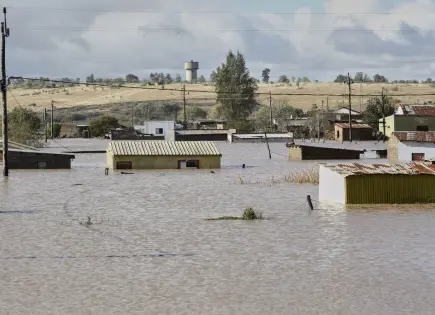 Inundaciones en Sudáfrica dejan 78 muertos y rescate paralizado