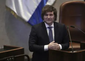 Javier Milei se desvincula del caso del vuelo procedente de EEUU