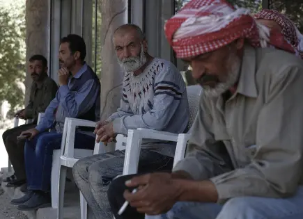 Soldados israelíes detienen a presuntos milicianos en aldea siria; un hombre muerto