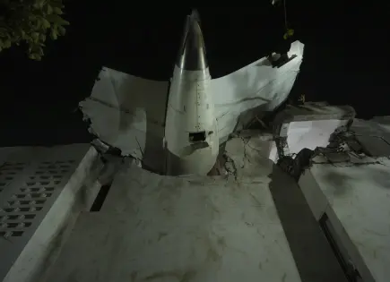 Sobreviviente de avionazo en India narra accidente