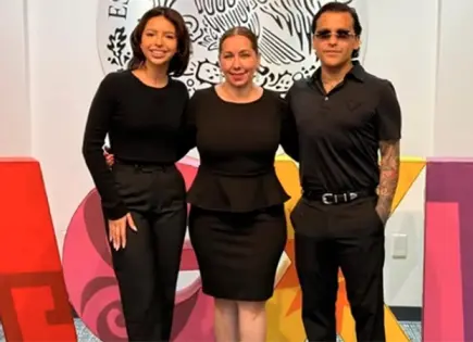 Cónsul presume trámite de pasaporte de Ángela Aguilar y Christian Nodal