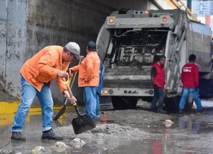 Reabren calles afectadas por la lluvia en San Luis Potosí