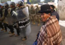 Muerte de policías en Bolivia desencadena acciones de militares para restablecer orden