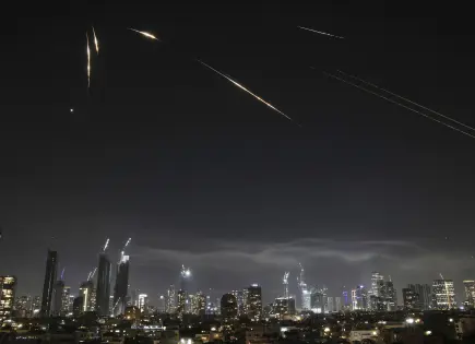 Responde Irán con cientos de misiles hacia Israel