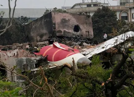 Recuperan caja negra en azotea de un edificio