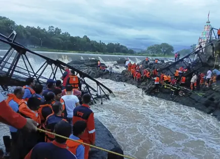 Colapso de puente en Maharashtra: Dos muertos y múltiples heridos