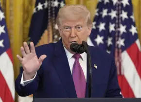 Trump retrasa al 1 de agosto el plazo para acuerdos arancelarios