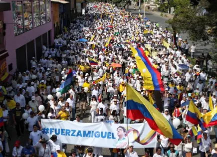 Senador Miguel Uribe Turbay en cirugía de emergencia