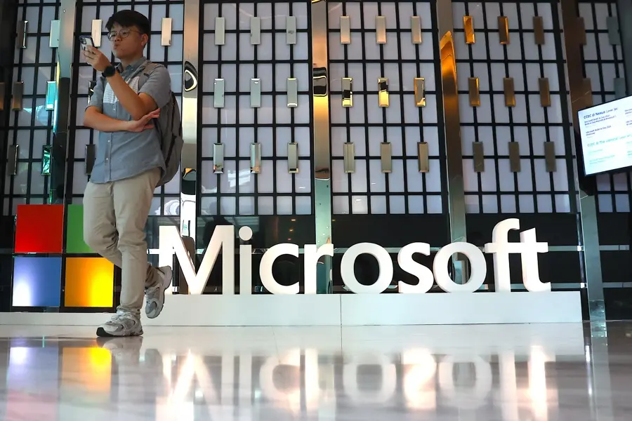 Negociaciones entre Microsoft y OpenAI por el futuro de la inteligencia artificial
