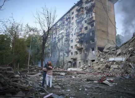 Ataque ruso en Ucrania deja 15 muertos y 156 heridos en Kiev