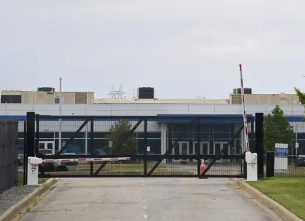 Elon Musk enfrenta demanda por contaminación de supercomputadora
