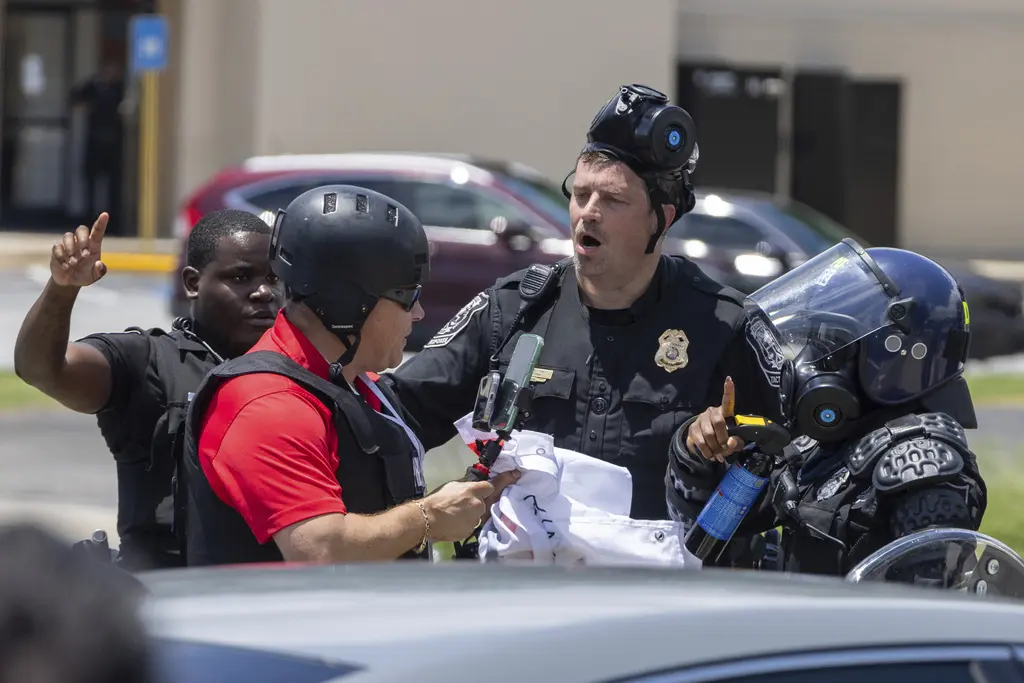 ICE retiene a periodista hispano tras arresto en Atlanta
