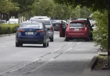 Hasta 60 infracciones diarias por invasi&oacute;n de banquetas y ciclov&iacute;as