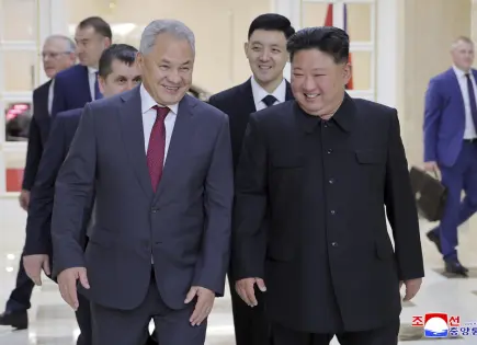 Corea del Norte envía trabajadores militares a Rusia para apoyar reconstrucción