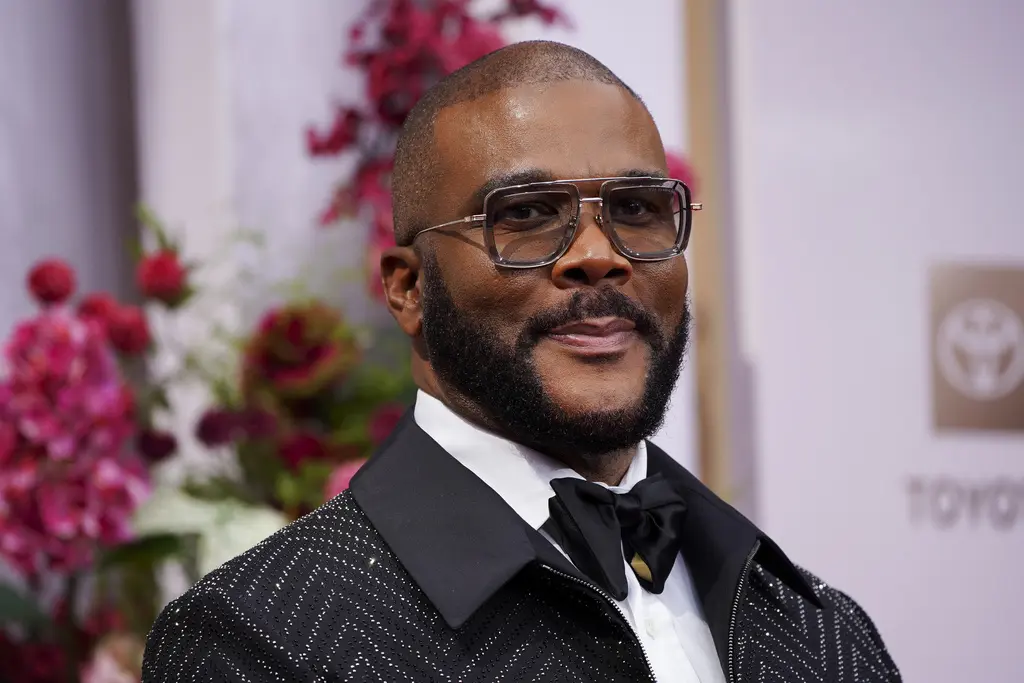 Actor de The Oval demanda a Tyler Perry por agresión sexual y acoso