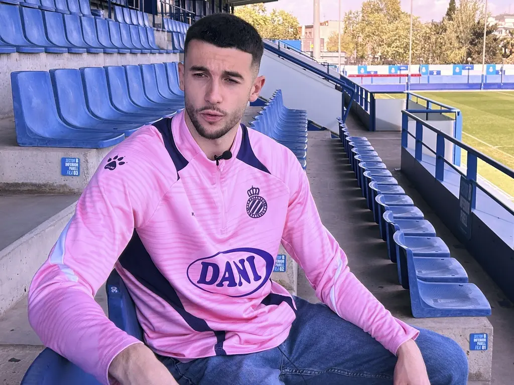 Barcelona asegura a Joan García como su nuevo portero titular
