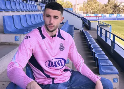 Barcelona asegura a Joan García como su nuevo portero titular