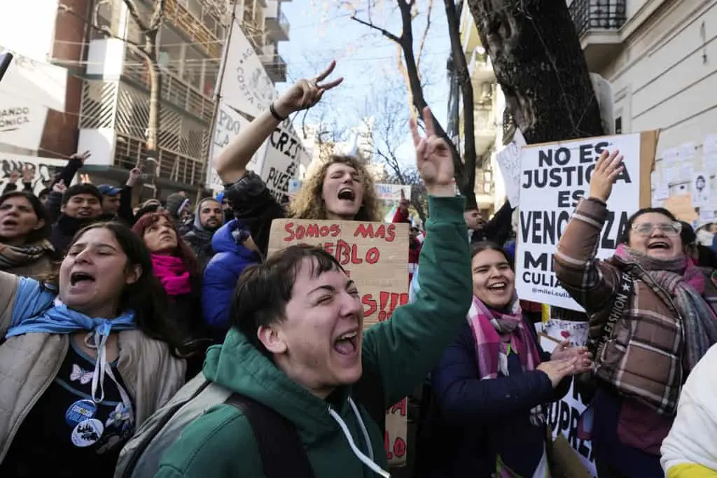 Marcha masiva en Buenos Aires en apoyo a Cristina Fernández