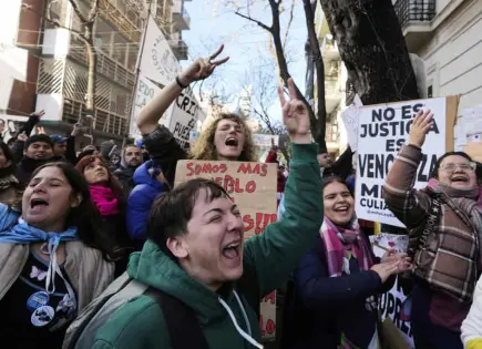Marcha masiva en Buenos Aires en apoyo a Cristina Fernández