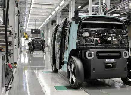 Amazon fabricará 10 mil robotaxis al año para desafiar a Waymo