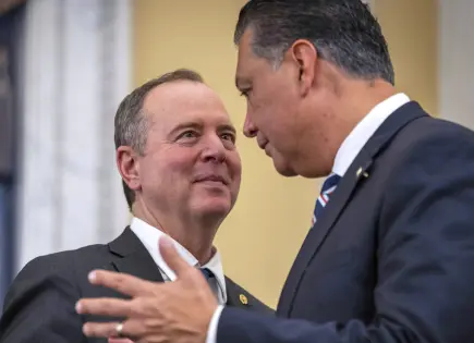 Senadores de California exigen fin del uso de datos de Medicaid para deportaciones