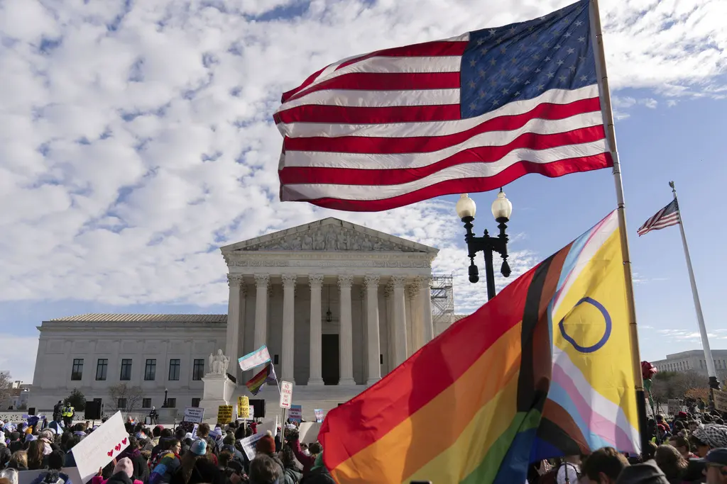 Corte Suprema de EEUU ratifica prohibición de Tennessee a atención de afirmación de género