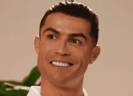 Cristiano Ronaldo presume a su hijo… y causa revuelo por un inesperado detalle