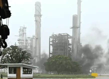 Controlan incendio en refiner&iacute;a de Salina Cruz