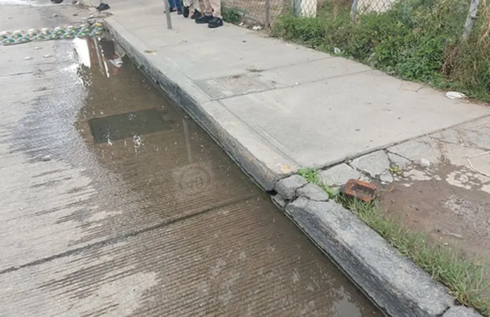 Interapas ignora fuga de agua potable