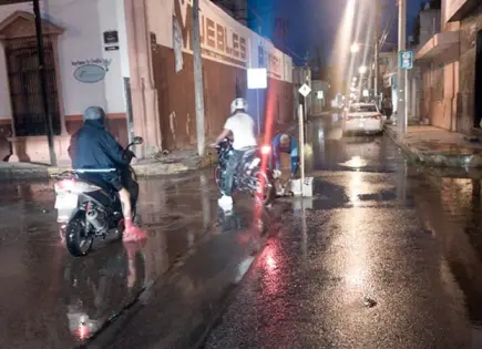 Lluvias inundan las calles de Matehuala