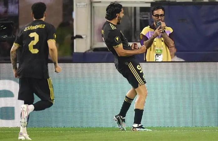 México enfrenta hoy a Surinam