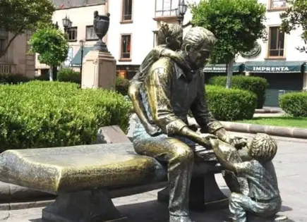 Presentan el libro “Mi Padre, de 60 autoras y autores