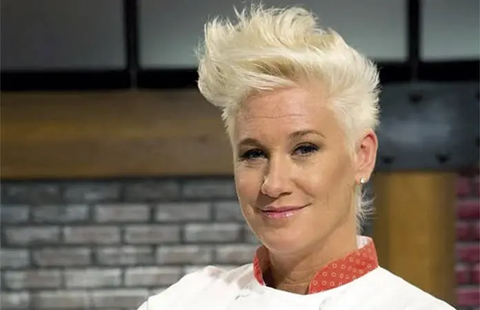 ANNE BURRELL MUERE A LOS 55 AÑOS