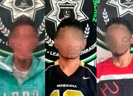Arrestan a tres hombres con enervantes y  metanfetaminas