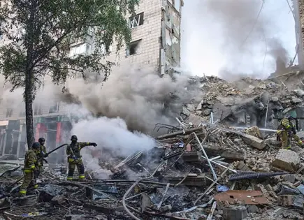 Aumentan víctimas de ataque ruso en Kiev
