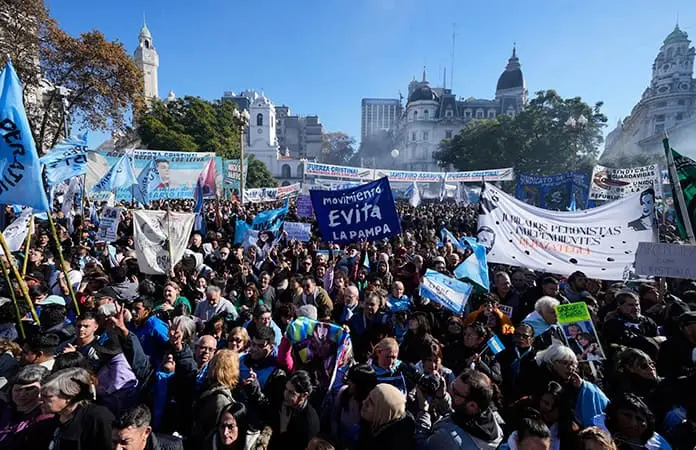 Vamos a volver, clama Cristina