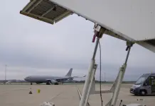Activistas propalestinos dañan aviones en base aérea de Reino Unido Activistas propalestinos dañan aviones en base aérea de Reino Unido
