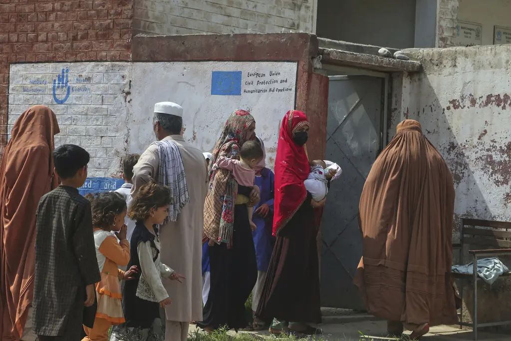 Deportación masiva: afganos regresan a Herat desde Irán en medio de la guerra