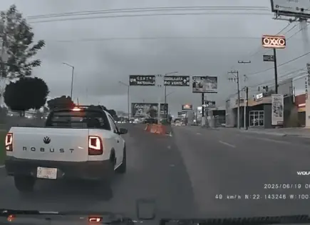VIDEO | Captan posible "montachoques" en el bulevar San Luis