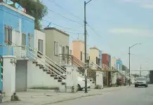 Reprueba la IP venta de casas a "invasores"