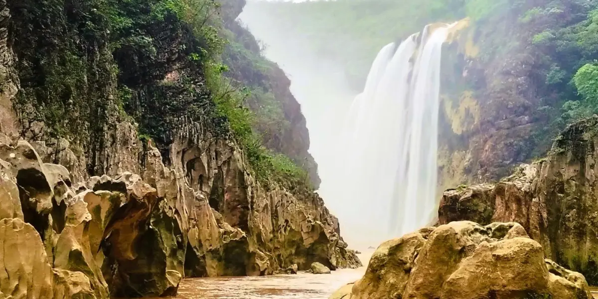 Cierran parajes turísticos en la Huasteca por crecida de ríos