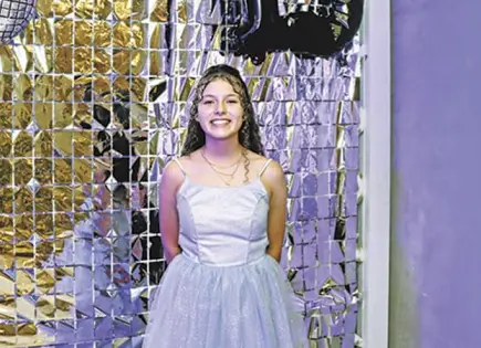 CELEBRA SUS 15 AÑOS
