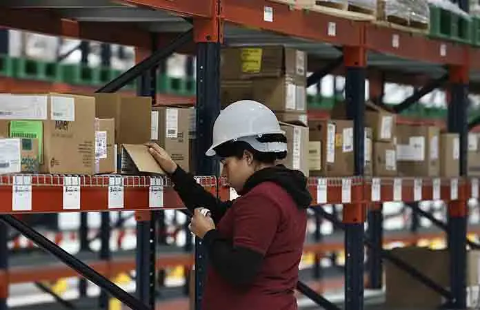 Investigan compra de medicamentos