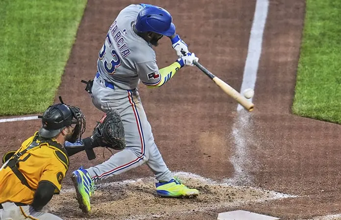 Someten los Rangers a los Piratas 6-2