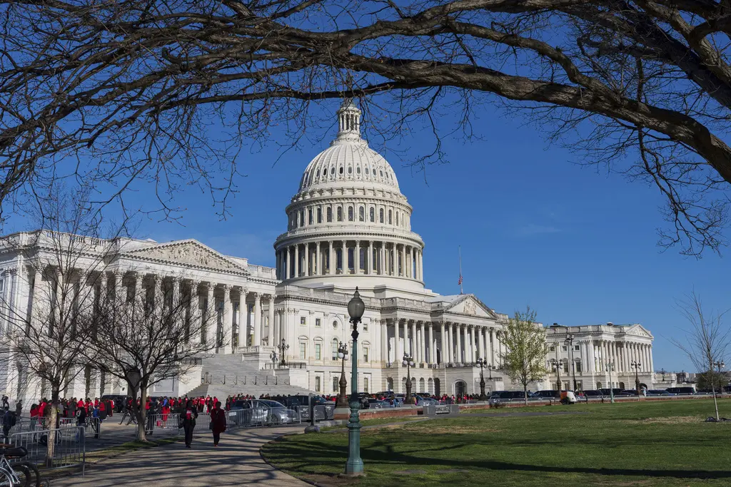 Congresistas republicanos respaldan ataques a Irán de Trump